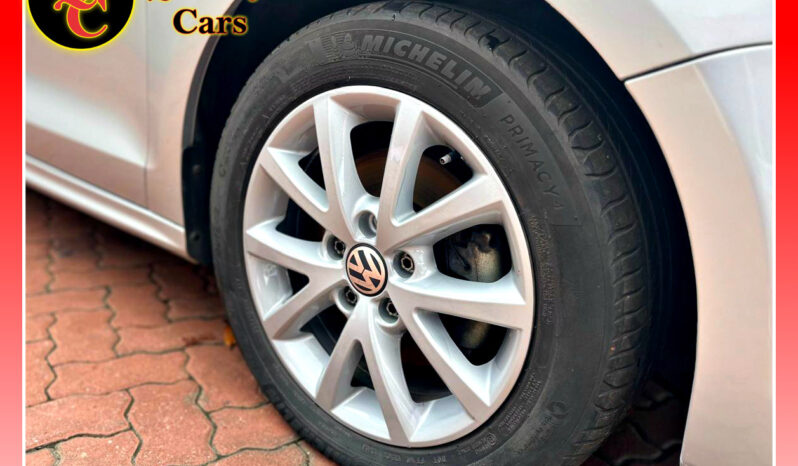 
								VW Jetta VI 1.4 TSI Comfortline full									