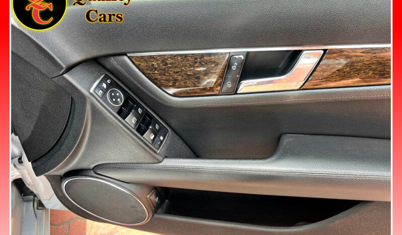 
								MERC C220 CDI AUTO full									