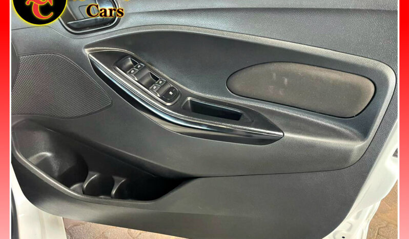 
								FORD FIGO 1.5 AMBIENTE full									