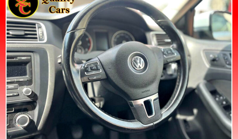 
								VW Jetta VI 1.4 TSI Comfortline full									