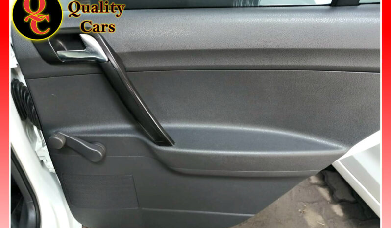 
								VOLKSWAGEN POLO VIVO 1.6 TRENTLINE full									