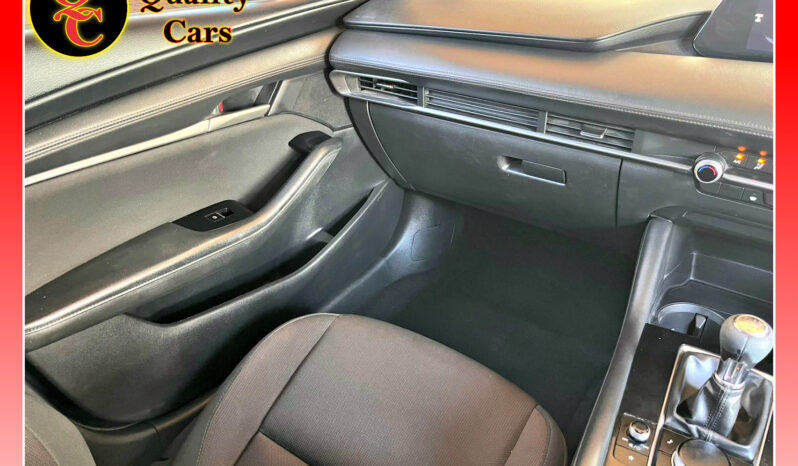 
								MAZDA 3 1.5 DYNAMIC 5DR full									