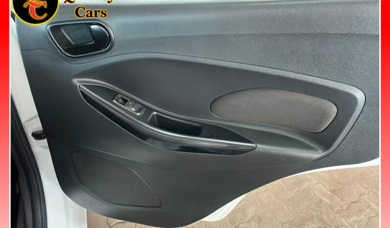 
								FORD FIGO 1.5 AMBIENTE full									