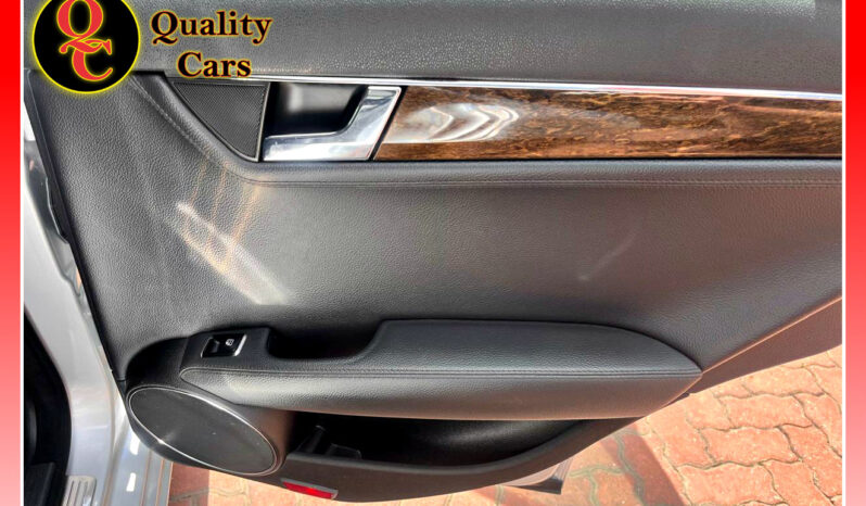 
								MERC C220 CDI AUTO full									