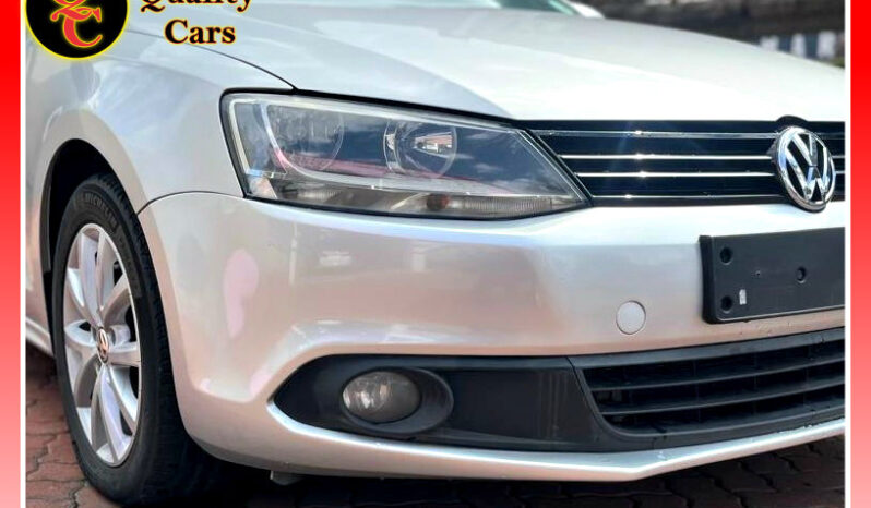 
								VW Jetta VI 1.4 TSI Comfortline full									