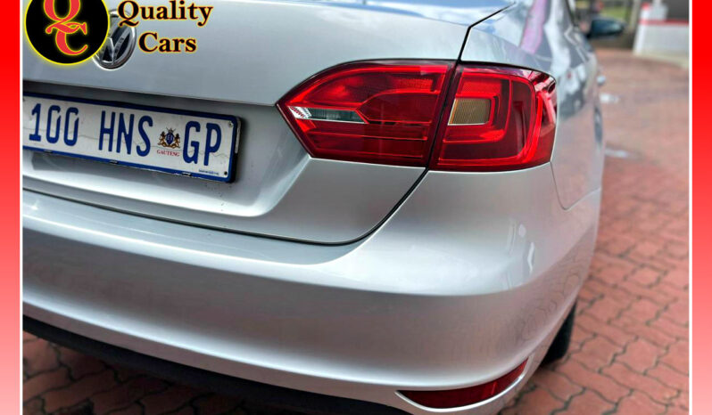 
								VW Jetta VI 1.4 TSI Comfortline full									