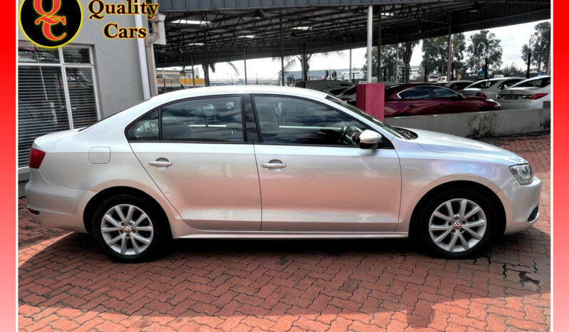 
								VW Jetta VI 1.4 TSI Comfortline full									