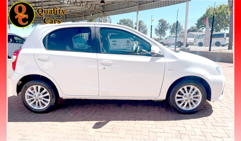 
								TOYOTA ETIOS 1.5 XS SPRINT full									