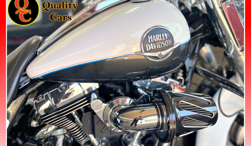 
								HARLEY DAVIDSON CVO ROAD KING full									