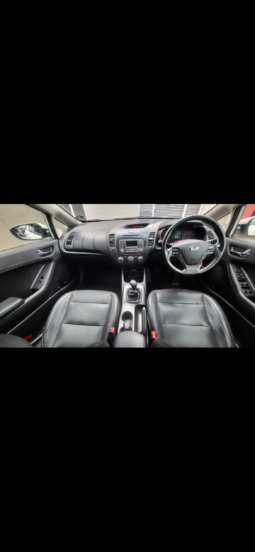 KIA CERATO 2.0 EX