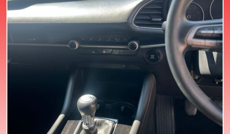 
								MAZDA 3 1.5 ACTIVE full									