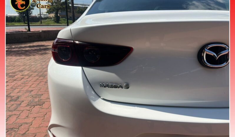 
								MAZDA 3 1.5 ACTIVE full									