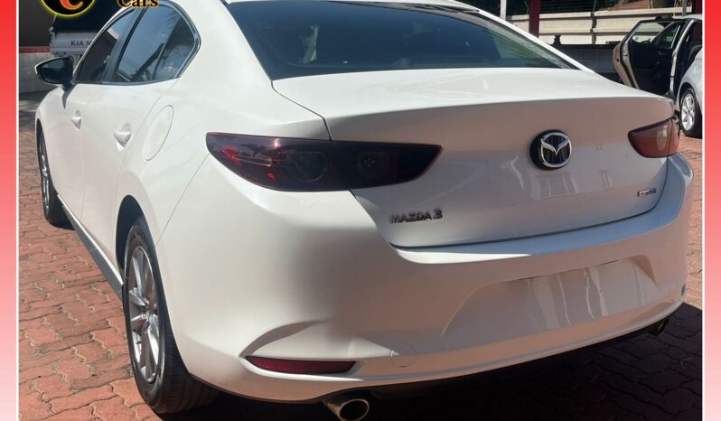 
								MAZDA 3 1.5 ACTIVE full									