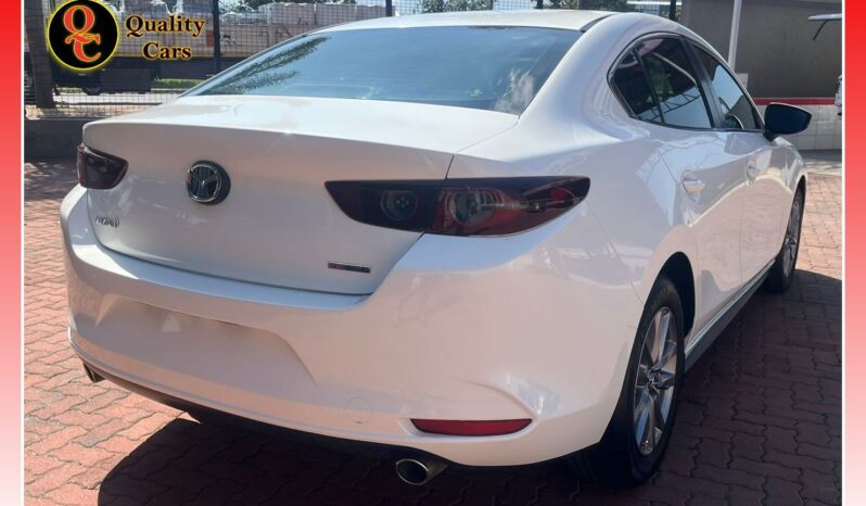 
								MAZDA 3 1.5 ACTIVE full									