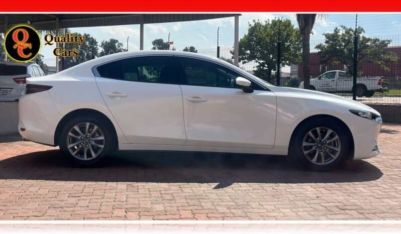 
								MAZDA 3 1.5 ACTIVE full									