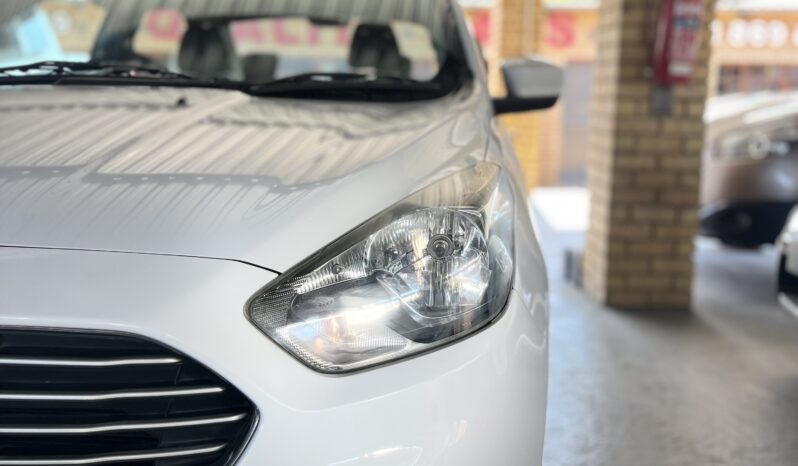 
								FORD FIGO 1.5 TI VCT AMBIENTE full									
