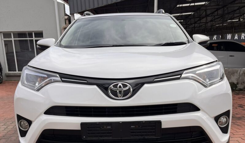 
								TOYOTA RAV 4 2.0 GX 2019 full									