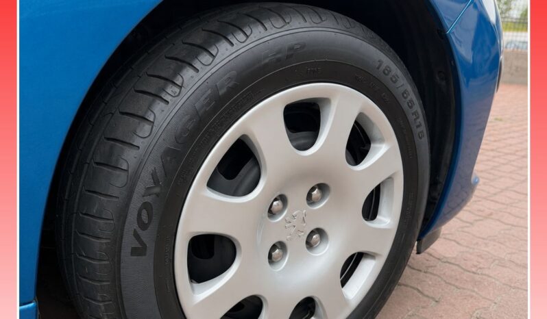 
								PEUGEOT 207 1.4 XR full									