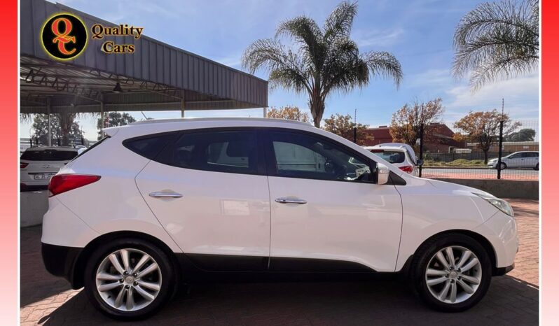 
								HYUNDAI IX35 A/T CRDI full									