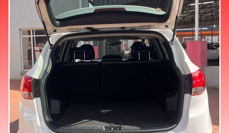 
								HYUNDAI IX35 A/T CRDI full									