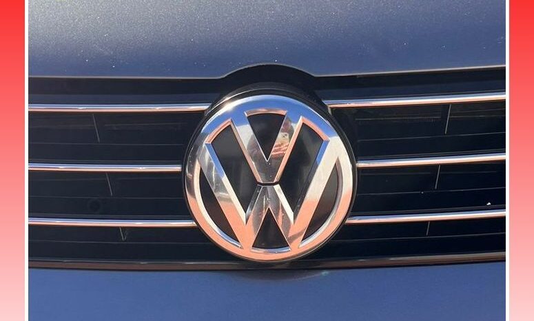 
								Volkswagen Jetta VI 1.4 TSI COMFORTLINE 2017 full									