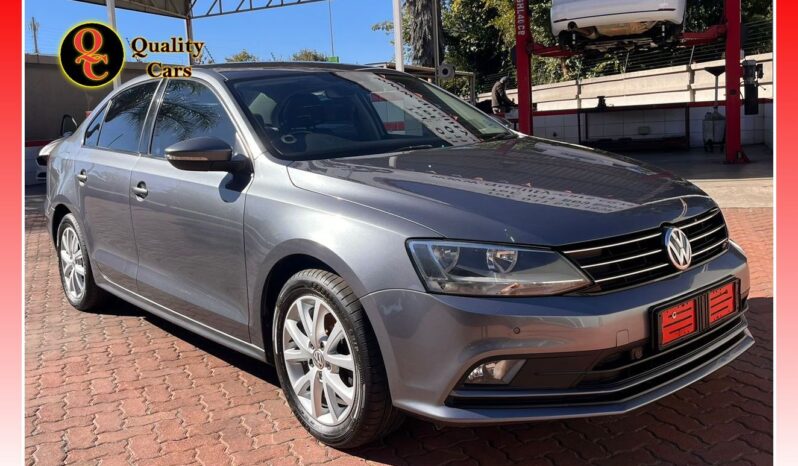 
								Volkswagen Jetta VI 1.4 TSI COMFORTLINE 2017 full									