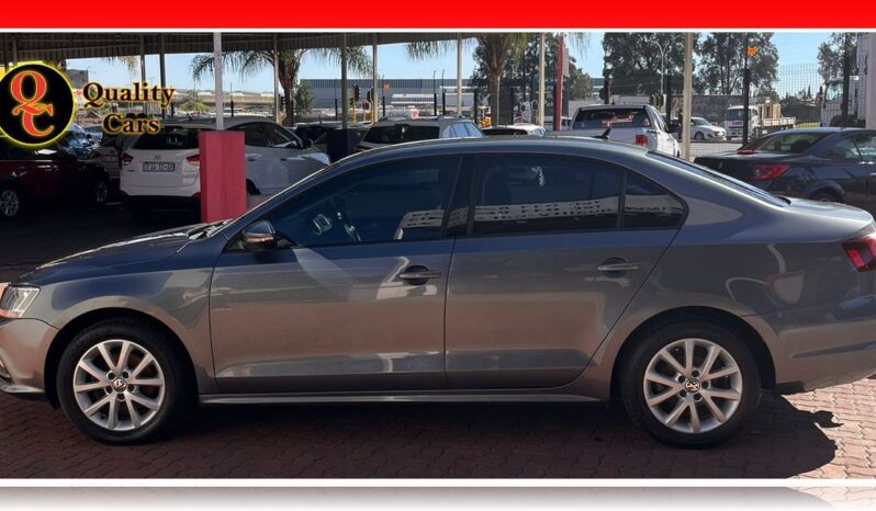 
								Volkswagen Jetta VI 1.4 TSI COMFORTLINE 2017 full									