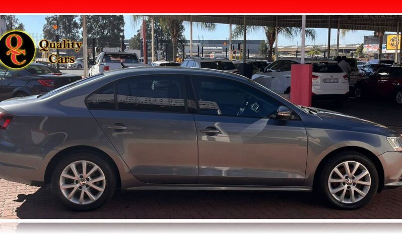 
								Volkswagen Jetta VI 1.4 TSI COMFORTLINE 2017 full									