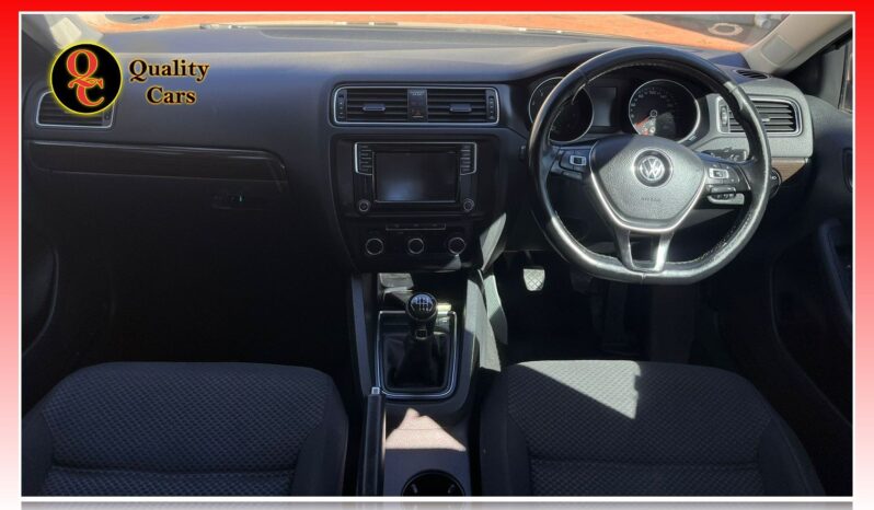 
								Volkswagen Jetta VI 1.4 TSI COMFORTLINE 2017 full									