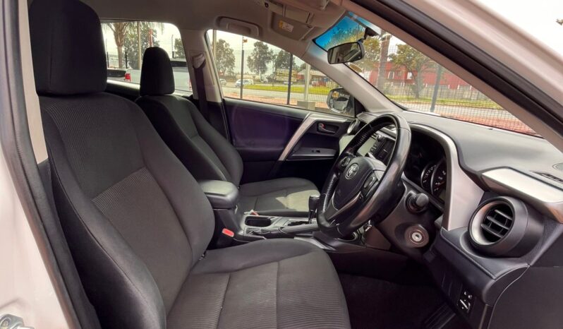 
								TOYOTA RAV 4 2.0 GX 2019 full									