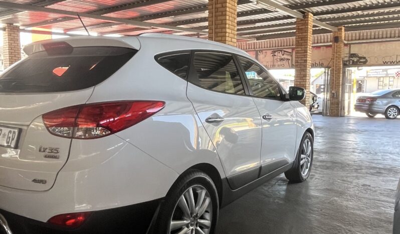 
								HYUNDAI IX35 A/T CRDI full									