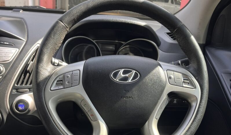 
								HYUNDAI IX35 A/T CRDI full									