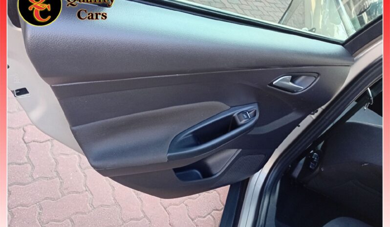 
								2016 Ford Focus 1.0 EcoBoost Trend full									