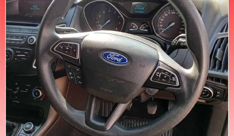 
								2016 Ford Focus 1.0 EcoBoost Trend full									