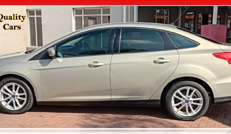 
								2016 Ford Focus 1.0 EcoBoost Trend full									